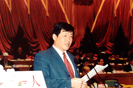 2004年2月23日<div   id=