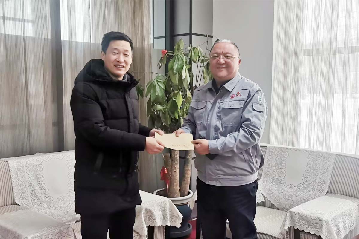 集團(tuán)黨委書記梁軍接待遼陽市殘聯(lián)領(lǐng)導(dǎo)到奧克走訪慰問